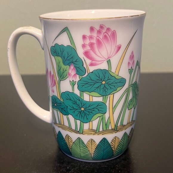 TAKAHASHI Japanese Porcelain Teacup with Lotus Blossom & Water Lily Pads - Picture 1 of 10